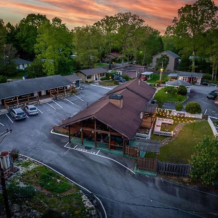 Cedarwood Inn Hendersonville Buitenkant foto