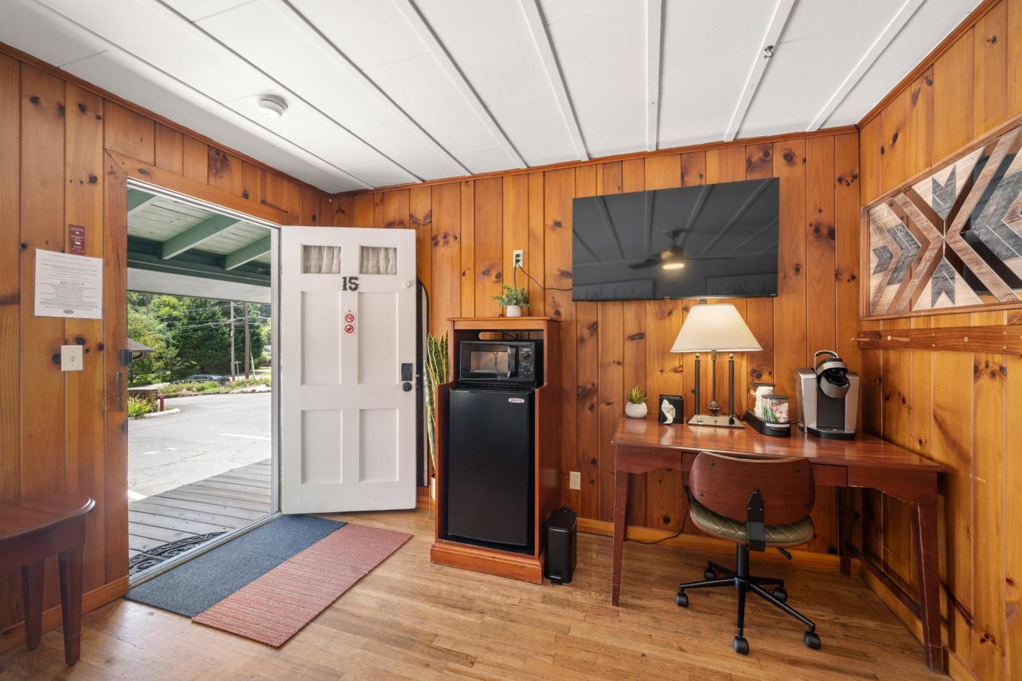 Cedarwood Inn Hendersonville Buitenkant foto