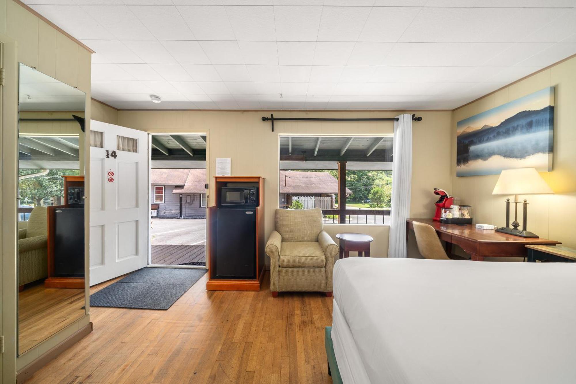 Cedarwood Inn Hendersonville Buitenkant foto