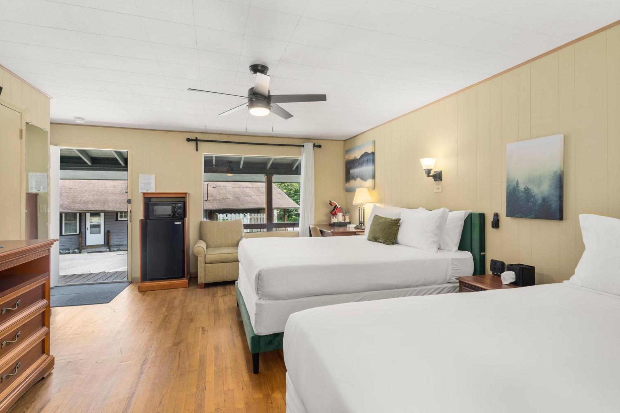 Cedarwood Inn Hendersonville Buitenkant foto