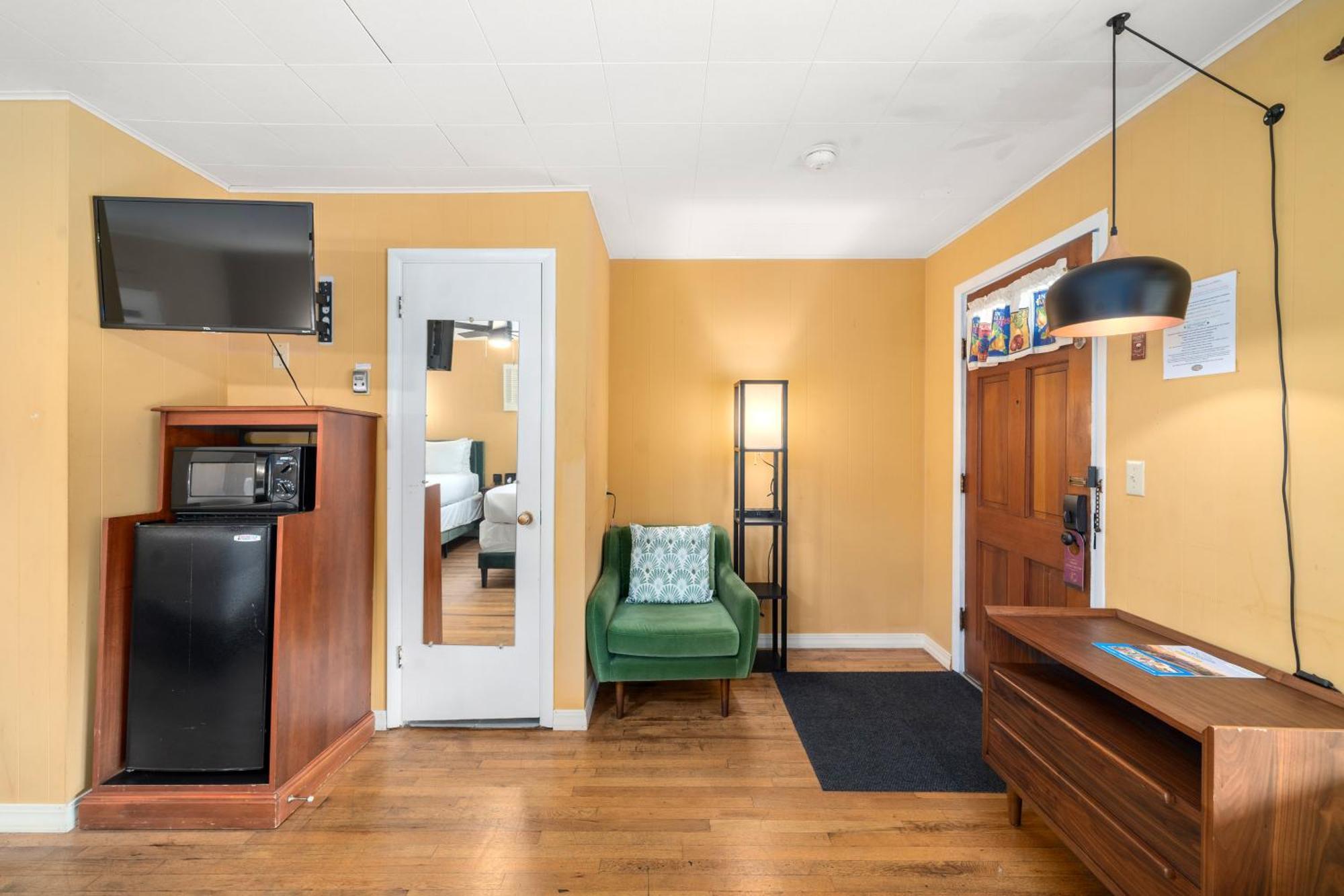 Cedarwood Inn Hendersonville Buitenkant foto