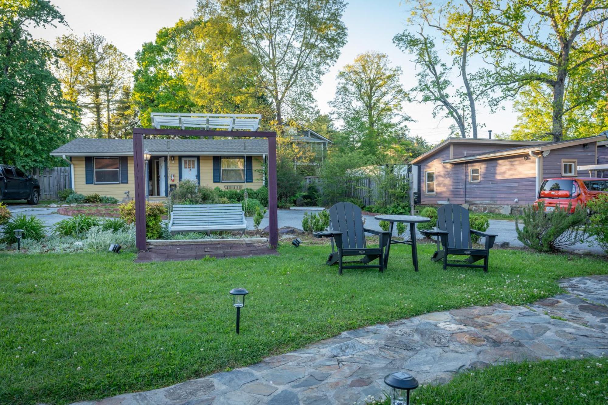 Cedarwood Inn Hendersonville Buitenkant foto