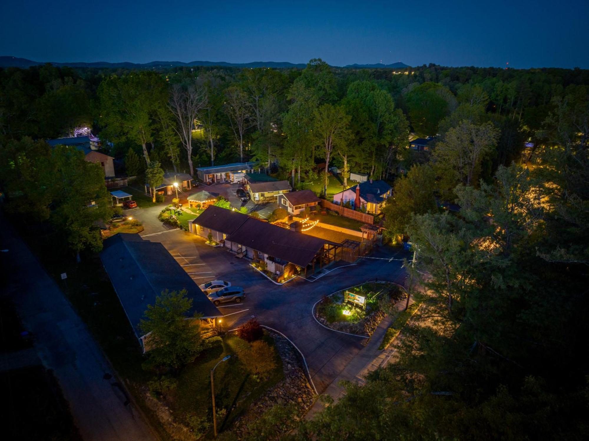 Cedarwood Inn Hendersonville Buitenkant foto