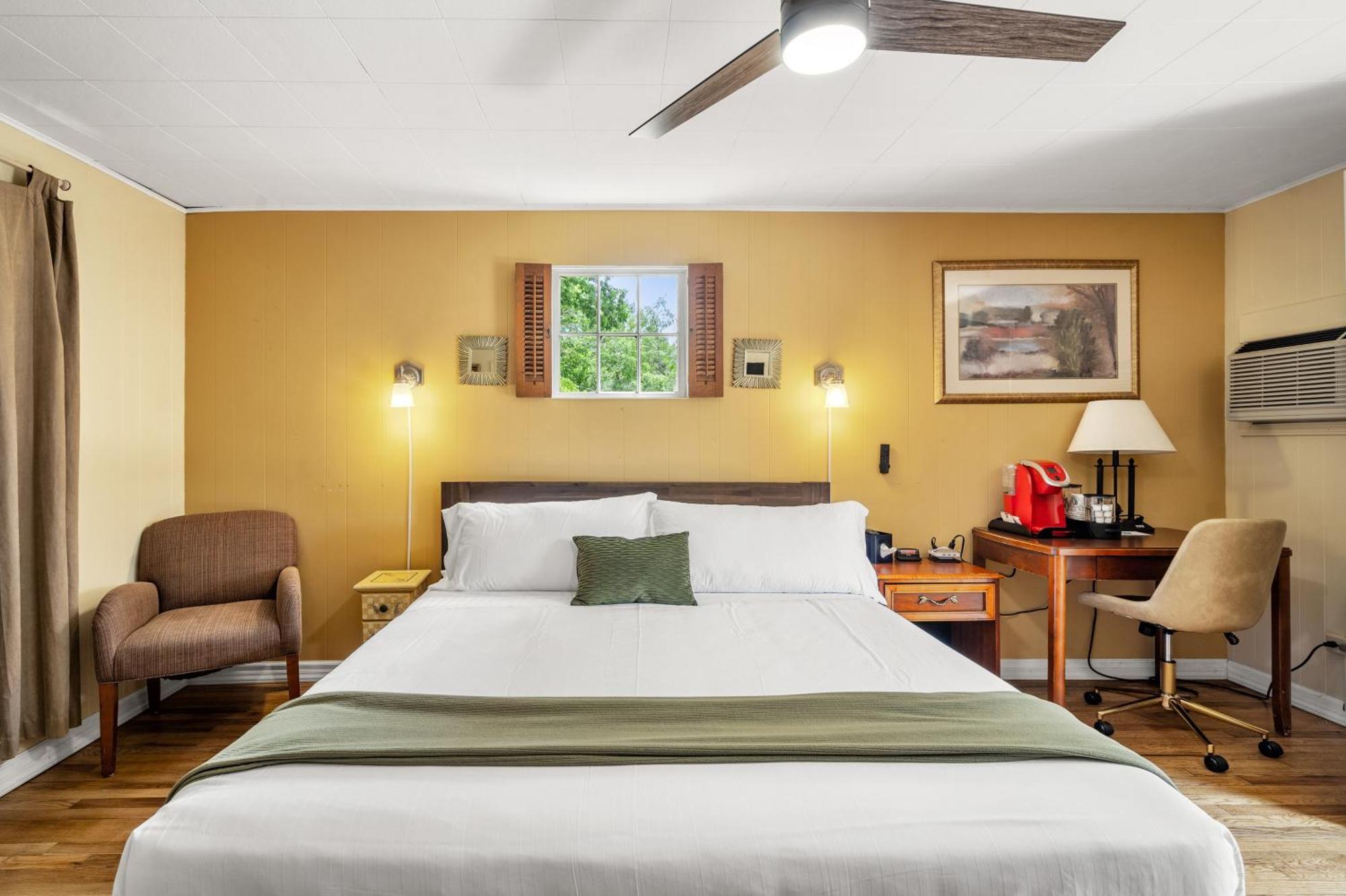 Cedarwood Inn Hendersonville Buitenkant foto