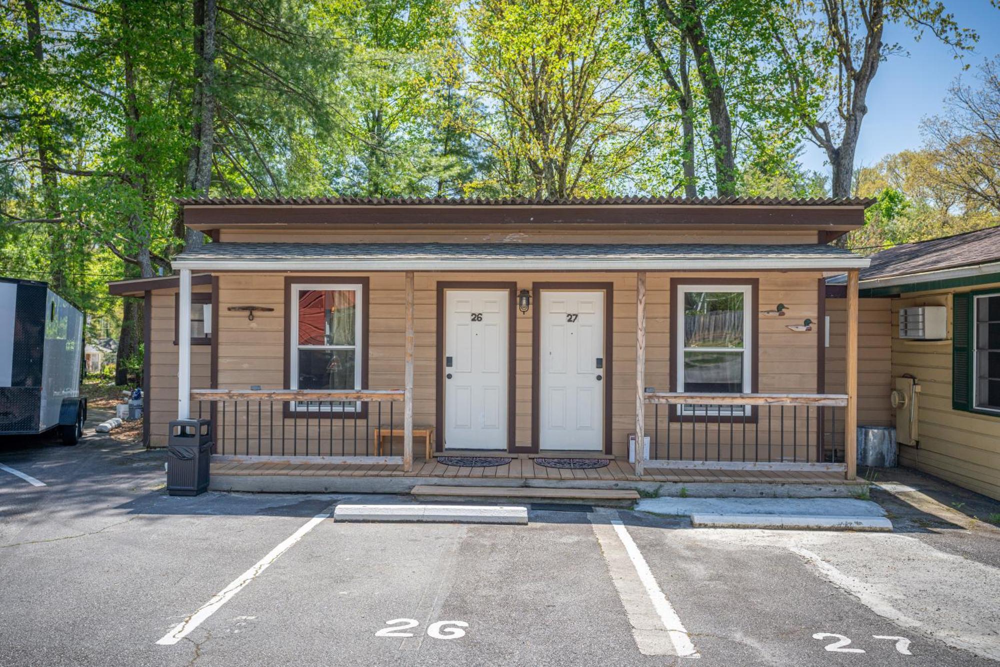 Cedarwood Inn Hendersonville Buitenkant foto