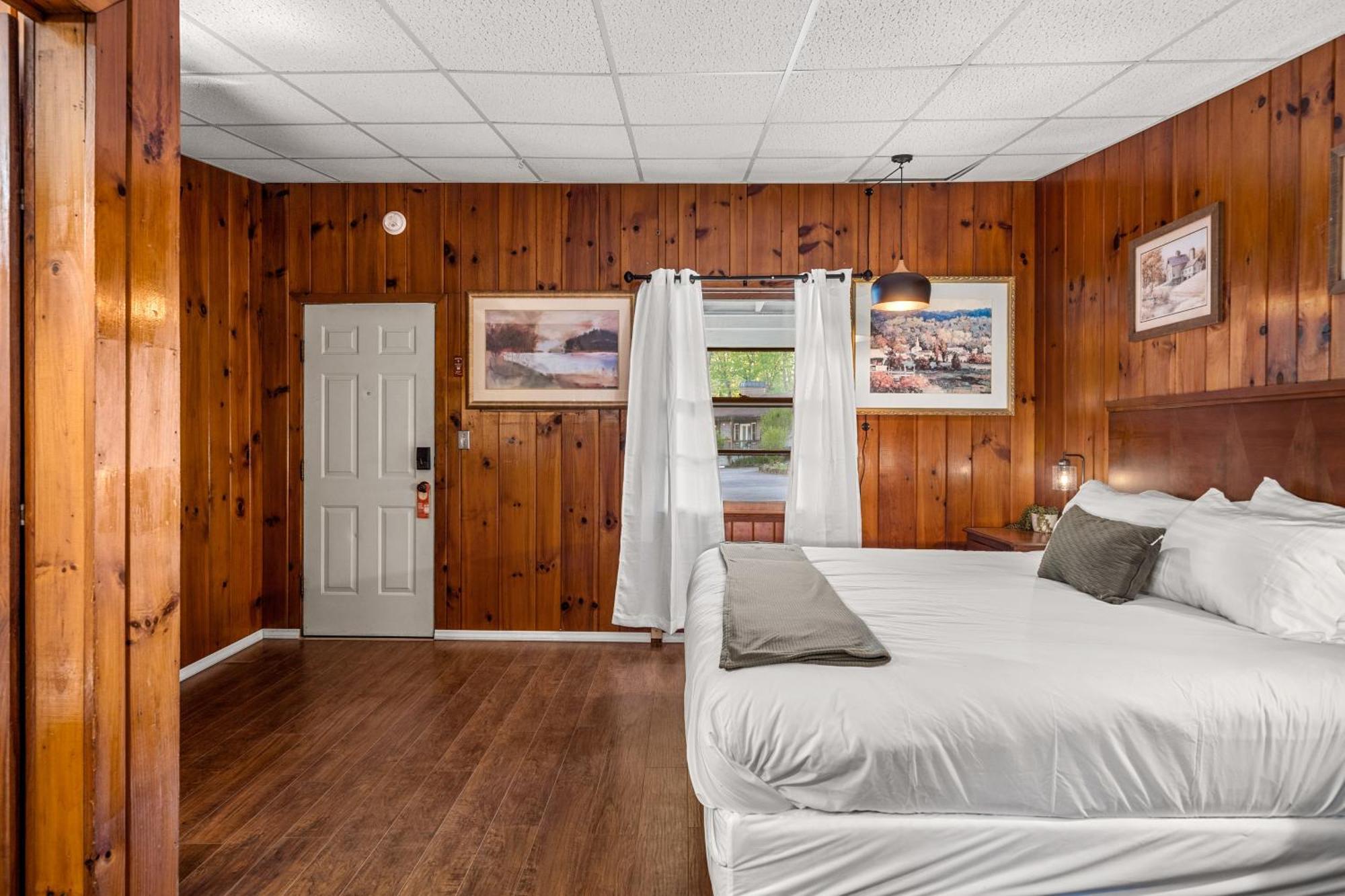 Cedarwood Inn Hendersonville Buitenkant foto